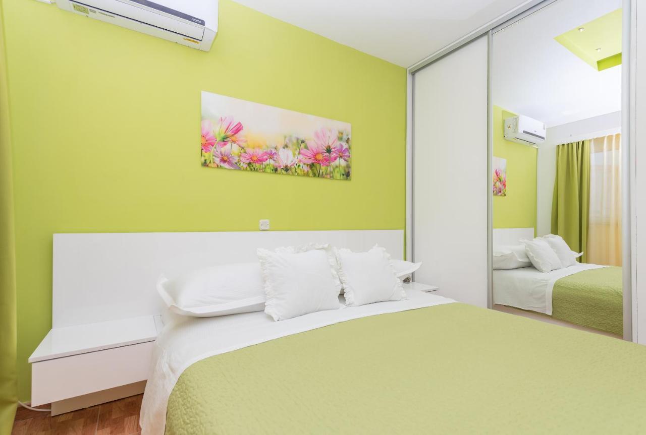 Apartments Villa Vujcic Makarska Exterior foto
